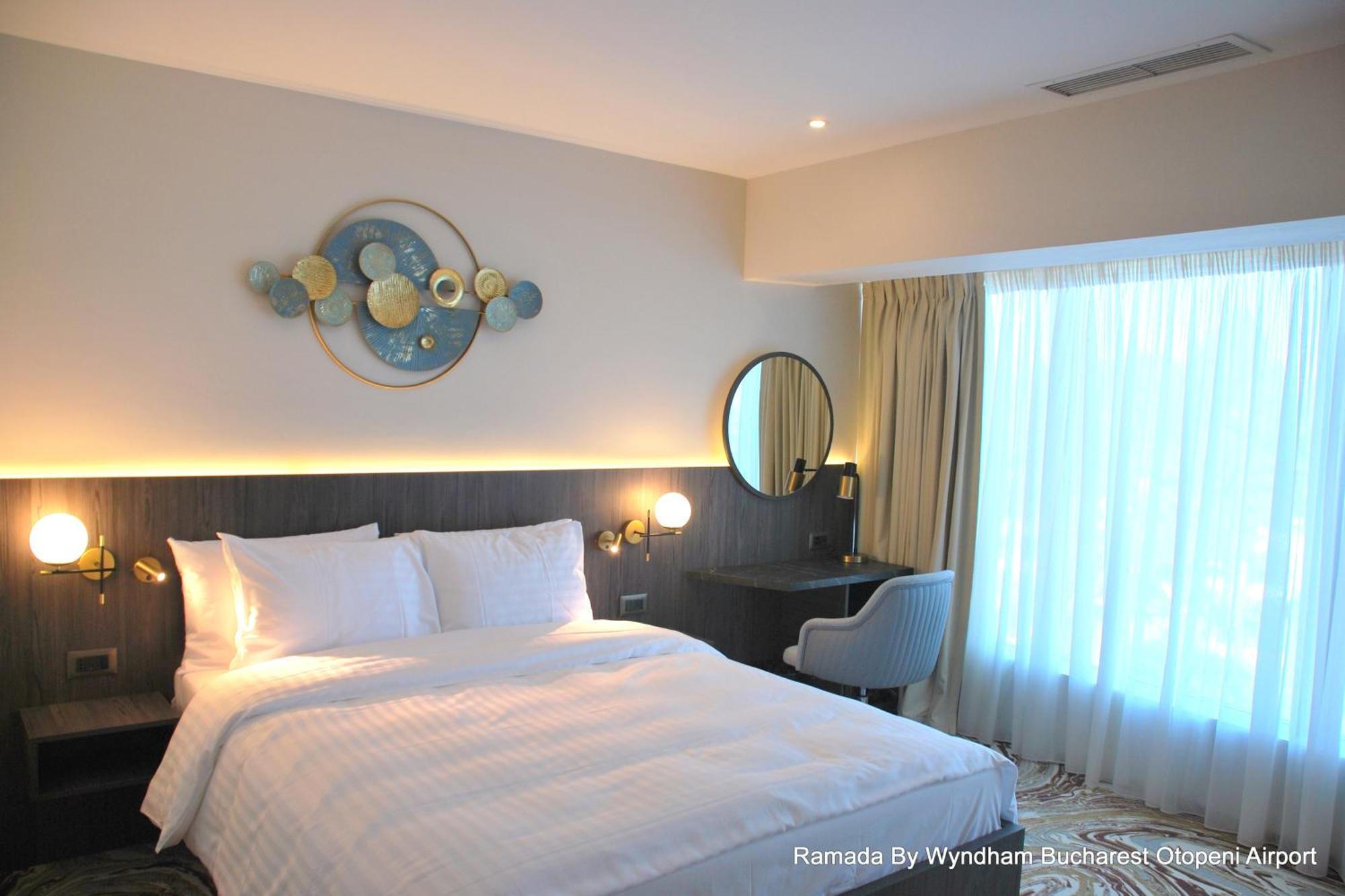 Ramada By Wyndham Bucharest Otopeni Airport Extérieur photo